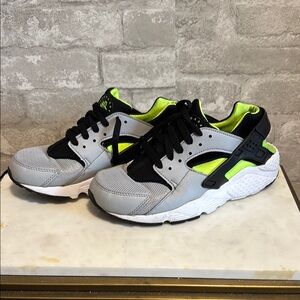 Nike Hurache Sneakers